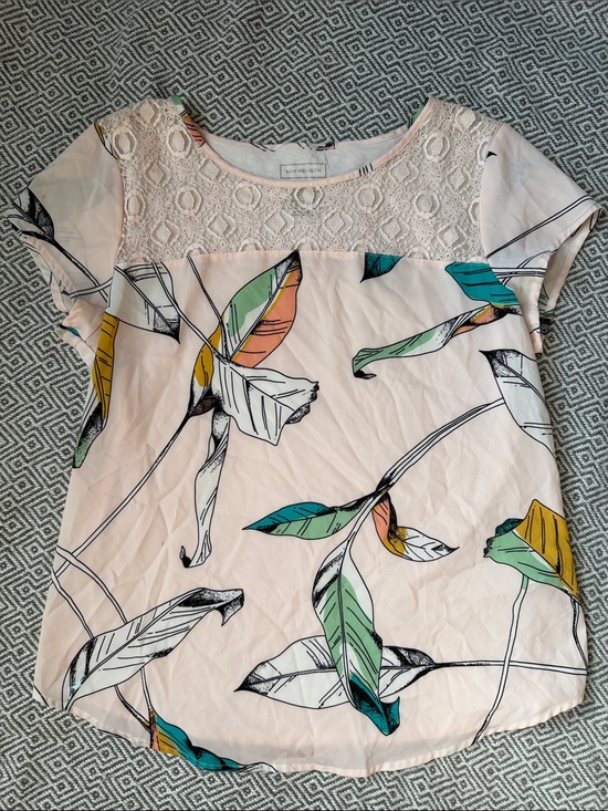 Van Heusen Tops - Van Heusen Pink Lace Yoke Floral Leaf Print Top